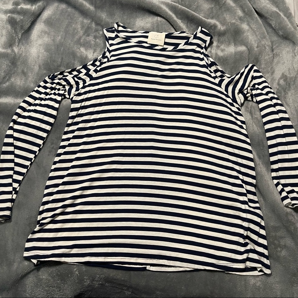 Womens Top Size Medium
